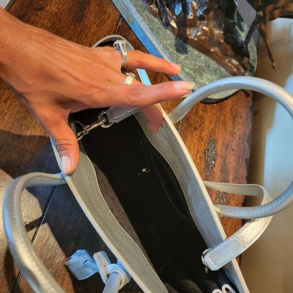 Saint Laurent Metallic Grained Calfskin Baby Sac Du Jour - Picture 6 of 7